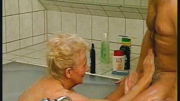 Bionda con un culo sodo viene speronata nella video casalinghe mature sua figa bagnata sul divano