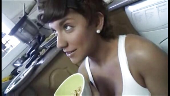 Bella ragazza anale con un video amatoriali italiani casalinghe corpo stretto perfetto rimane a bocca aperta