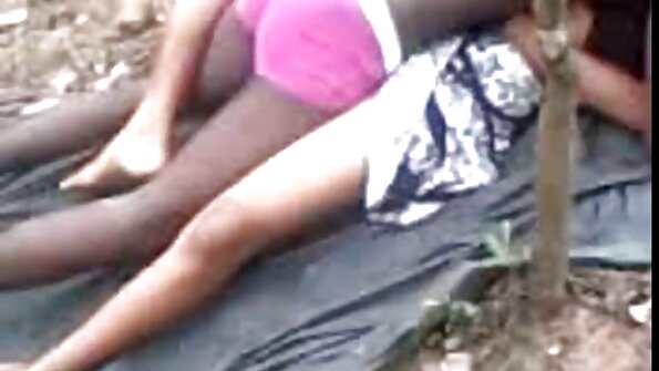Una bionda con una figa sexy viene video casalinghi erotici scopata sull'erba all'aperto