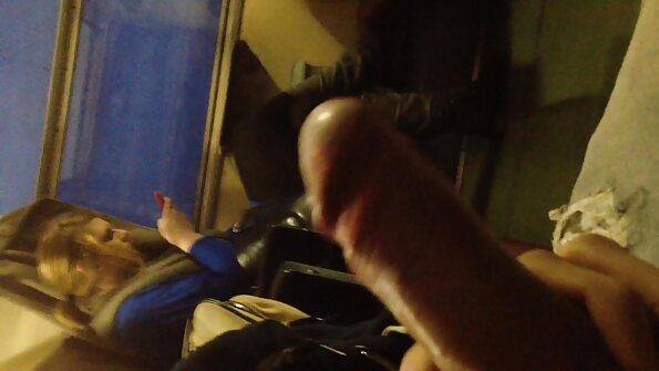 Una bionda con le tette enormi si fa riempire la figa da video porno casalinghe tettone una canna