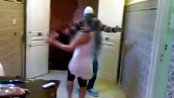 Una bionda calda che ama scopare viene disossata da un grosso cazzo video amatoriali di casalinghe italiane