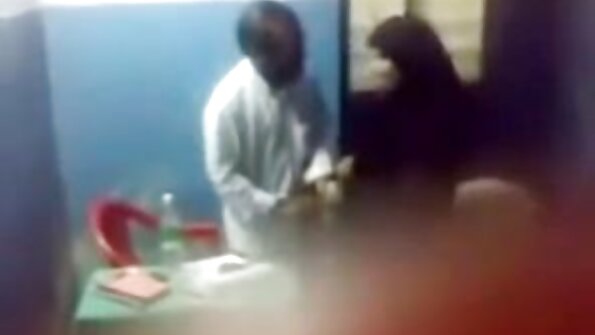 Una bomba tettona è con diversi uomini che vogliono video amatoriali porno casalinghi tutti scoparla