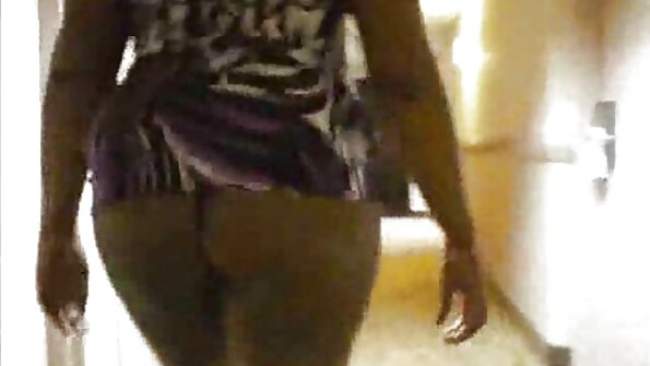 Una prostituta con i video porno casalinghi gratis peli sulla fica si fa scopare nel culo
