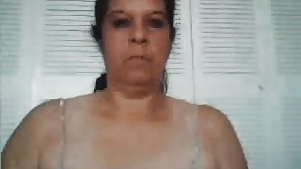 La figliastra bionda e la matrigna bruna si godono il video porno mature casalinghe cunnilingus